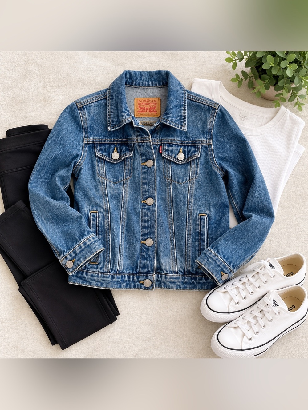Levi’s Girls Denim Trucker Jacket Size L 12–13 Medium Wash Blue Jean Jacket